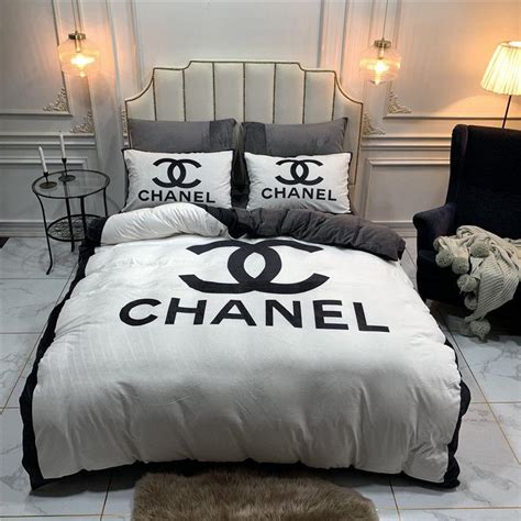 Parure de lit chanel au meilleur prix .